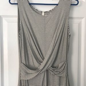 Cotton striped dress. Form fitting.